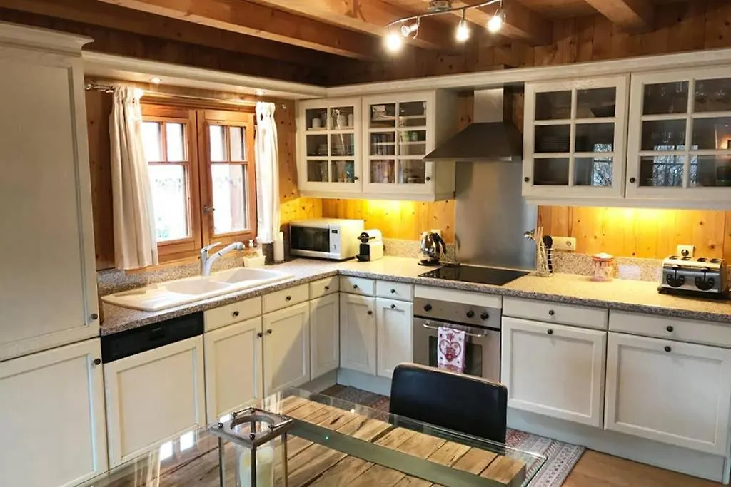 Шале Вилла Alpine Retreat With Mont Blanc View, Chamonix, Private Parking