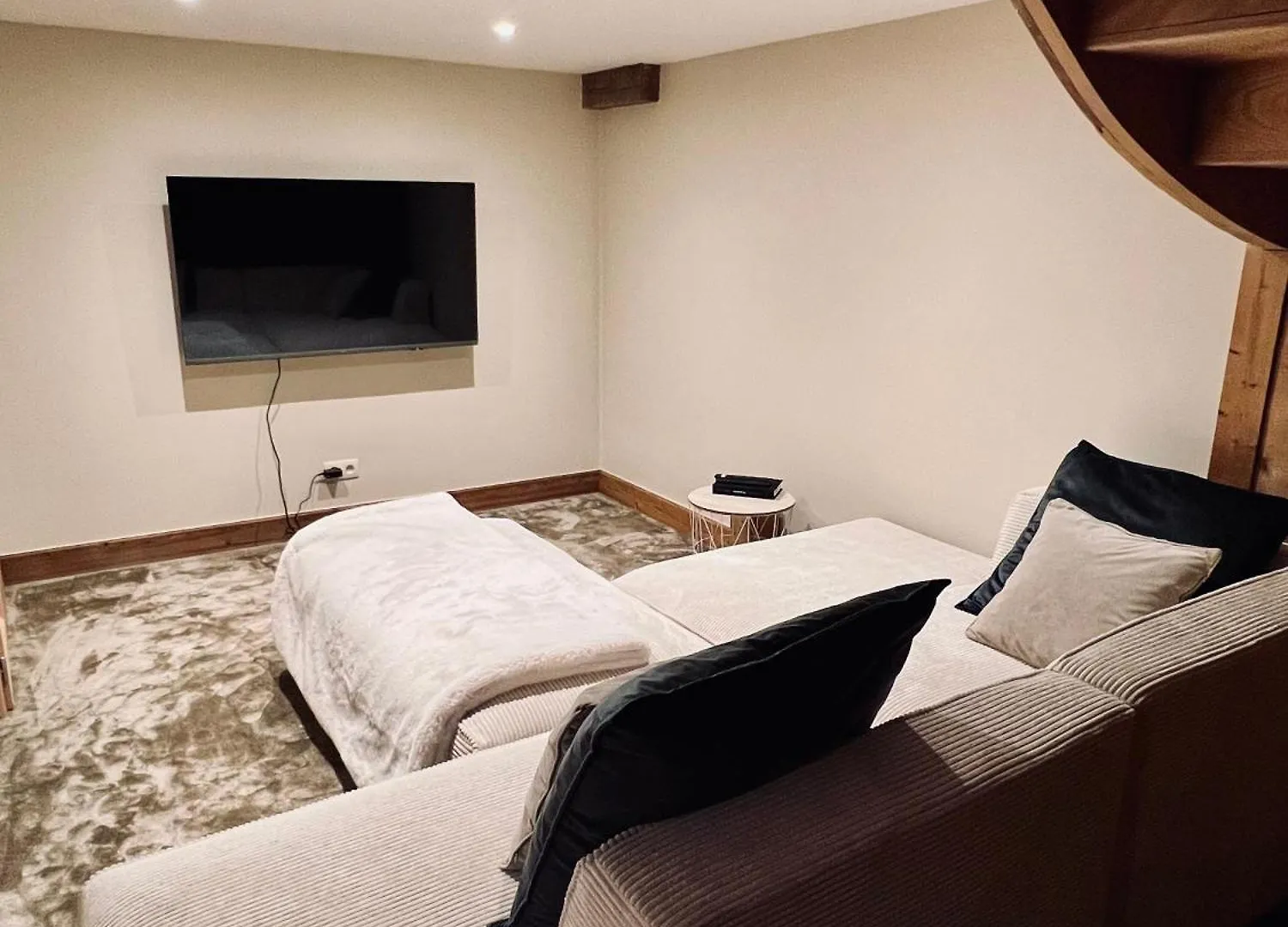 Chalet Alpine Retreat With Mont Blanc View, Chamonix, Private Parking Villa