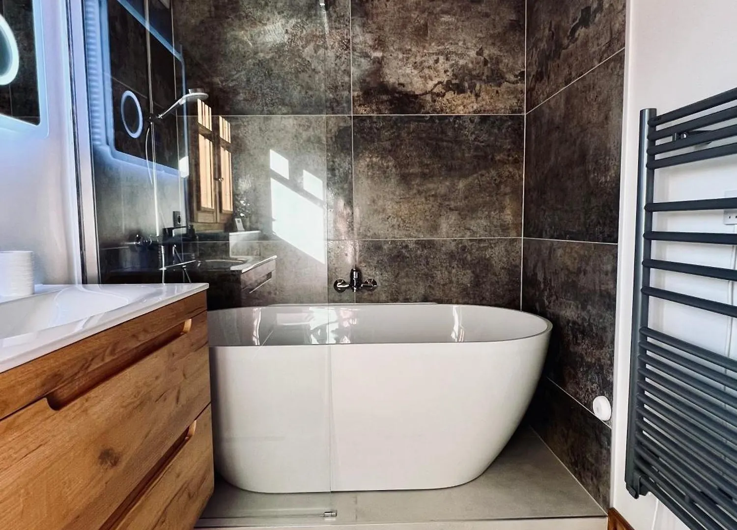 Chalet Alpine Retreat With Mont Blanc View, Chamonix, Private Parking Villa